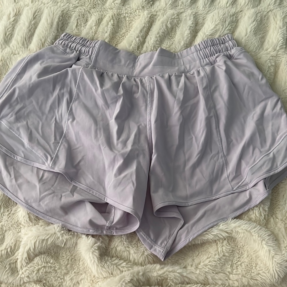 lavender LULULEMON hotty hot 4 inch shorts